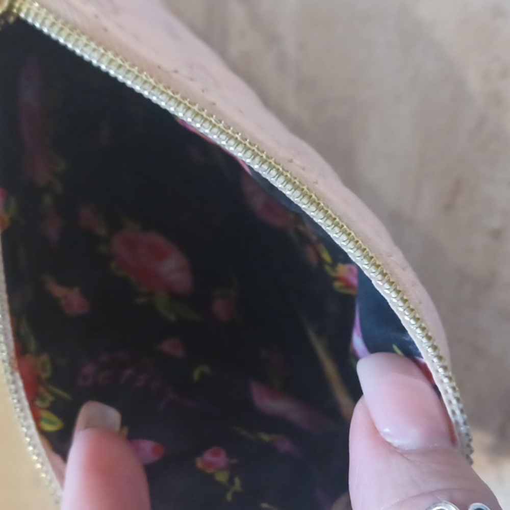 Betsey Johnson Pink Heart Design Quilted Clutch - Picture 6 of 8
